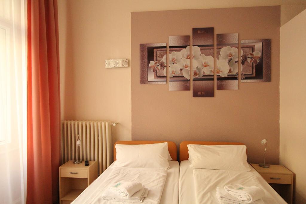 Hotel Elegia Am Kurfuerstendamm Berlin Oda fotoğraf